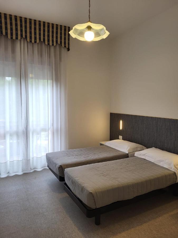 Hotel Piccadilly Lido di Jesolo Bagian luar foto