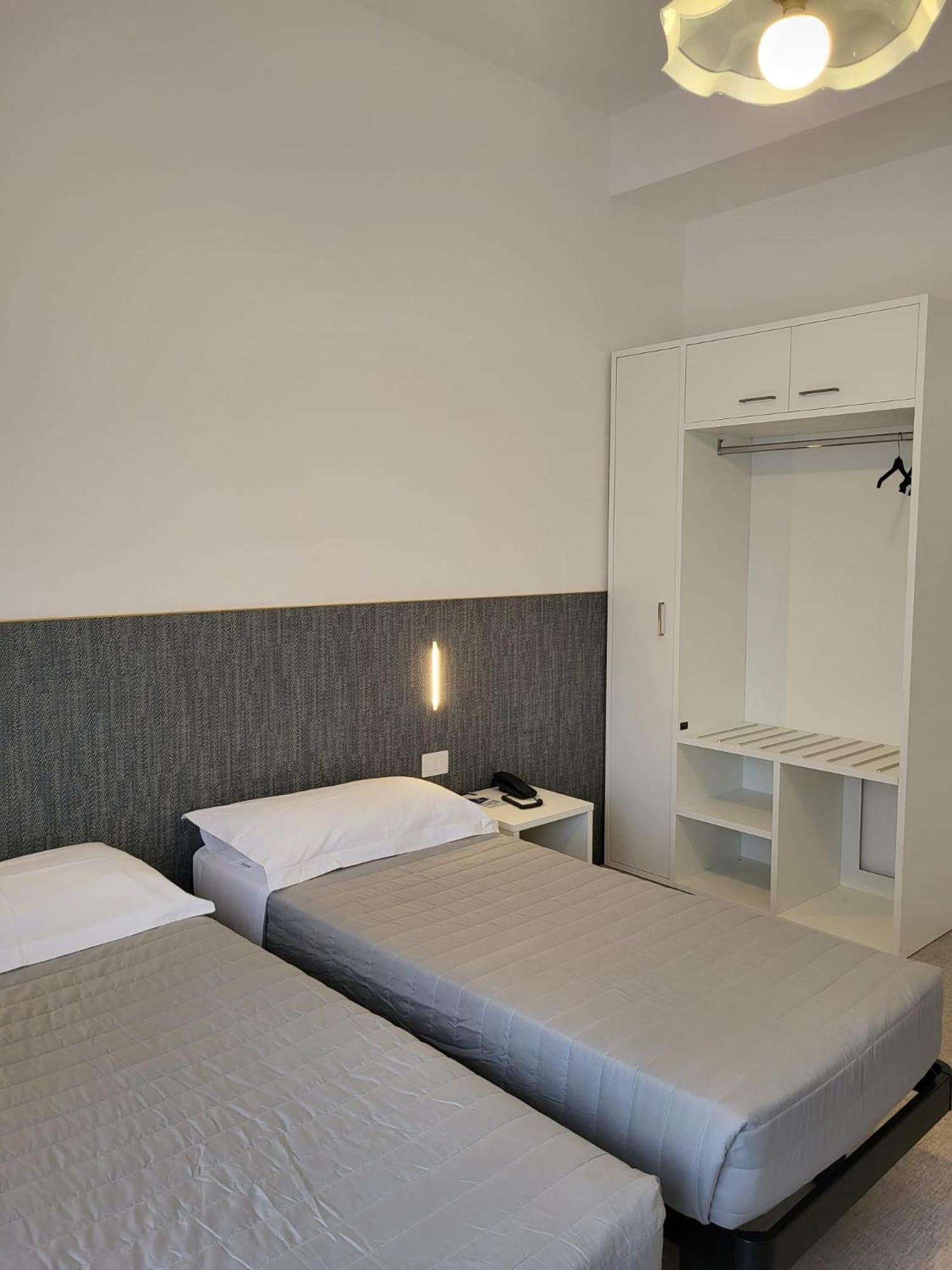 Hotel Piccadilly Lido di Jesolo Bagian luar foto